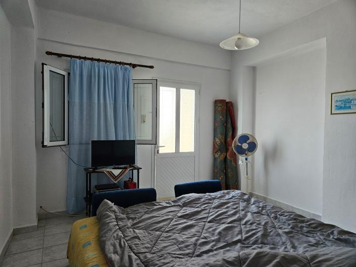 Image No.16-1 Bed Semi-Detached for sale