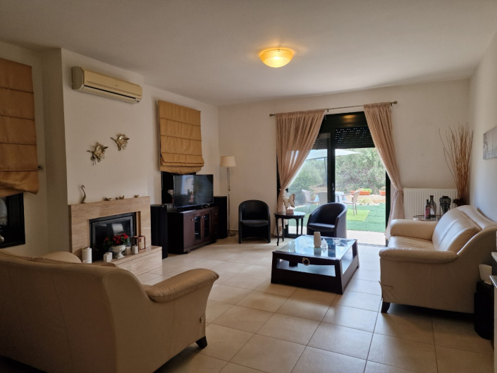 Image No.13-4 Bed House for sale