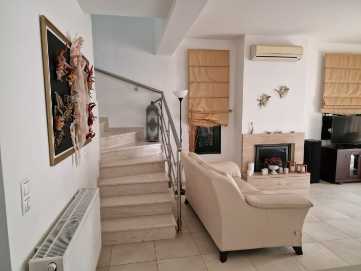 Image No.16-4 Bed House for sale