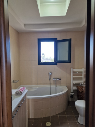 Image No.28-4 Bed House for sale