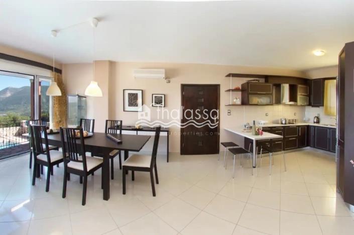 Image No.11-3 Bed Villa / Detached for sale