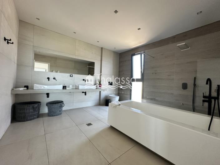 Image No.17-2 Bed House/Villa for sale