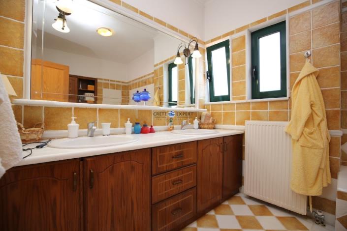 Image No.19-Villa de 4 chambres à vendre à Kokkino Horio