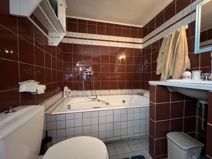 Image No.24-3 Bed House for sale