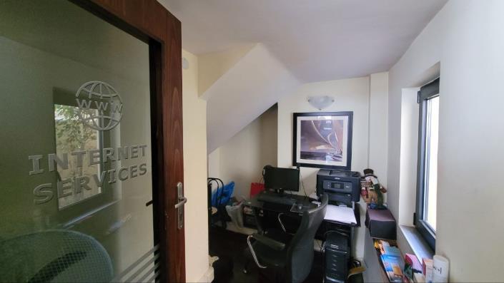 Image No.2-9 Bed Hotel for sale