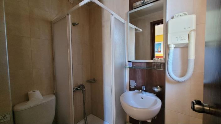 Image No.28-9 Bed Hotel for sale