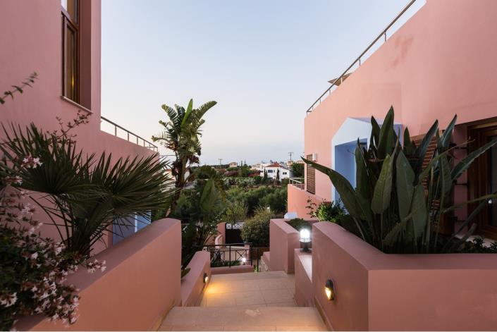 Image No.4-16 Bed Hotel for sale