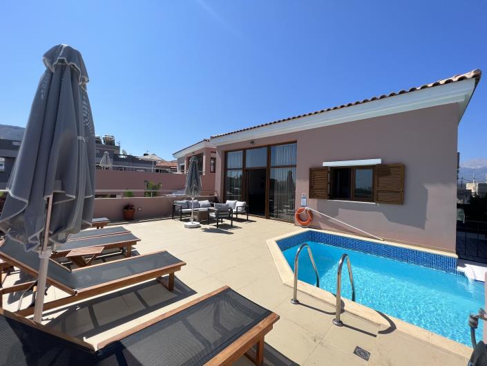 Image No.42-16 Bed Hotel for sale