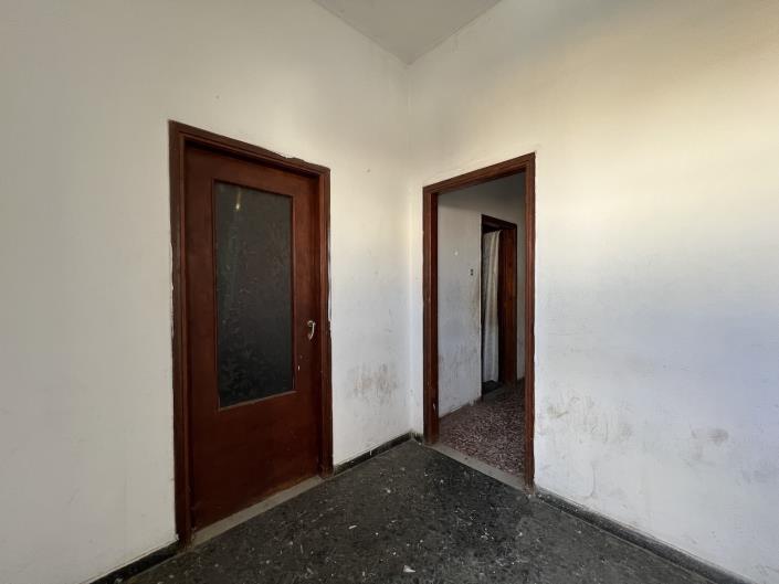 Image No.3-6 Bed House for sale