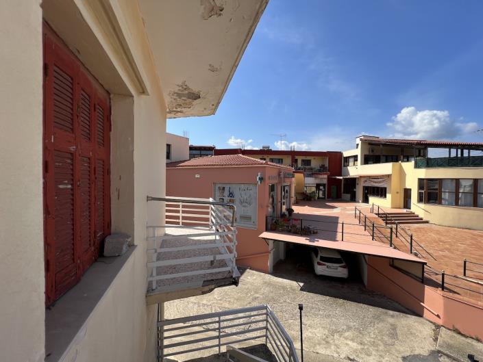 Image No.11-6 Bed House for sale