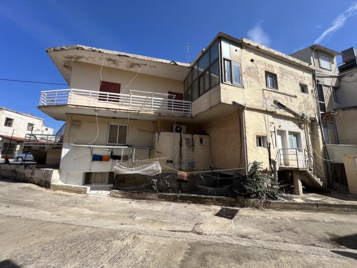 Image No.2-6 Bed House for sale