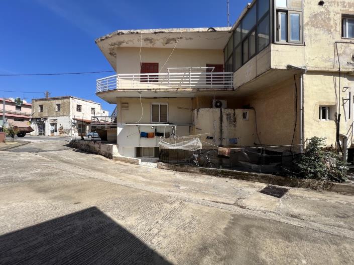 Image No.14-6 Bed House for sale