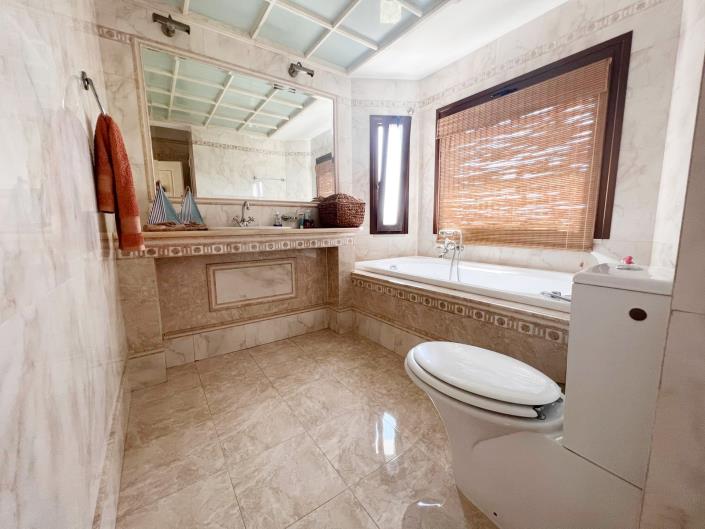 Image No.22-4 Bed House/Villa for sale