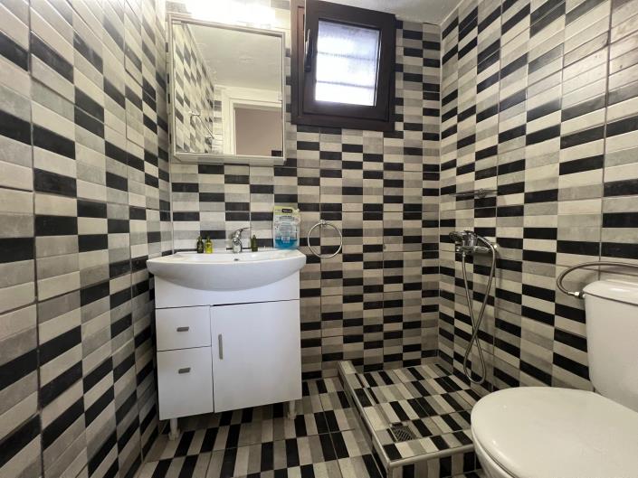 Image No.8-2 Bed House for sale