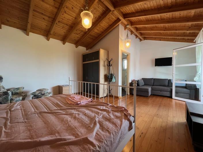 Image No.13-2 Bed House for sale