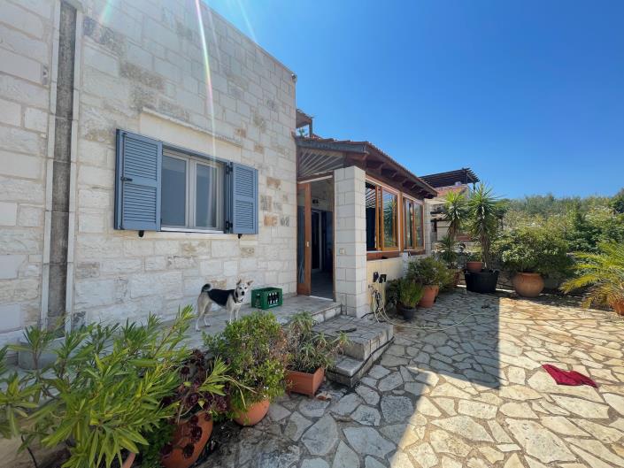 Image No.1-2 Bed House for sale