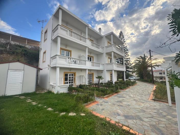 Image No.2-11 Bed Hotel for sale