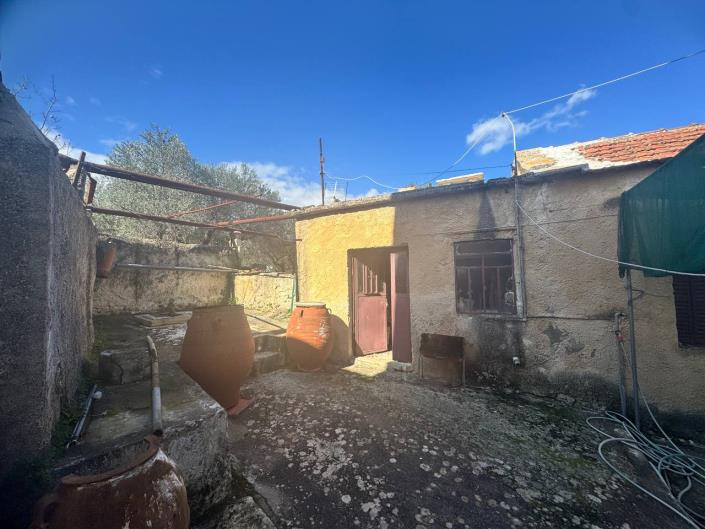 Image No.31-3 Bed House for sale