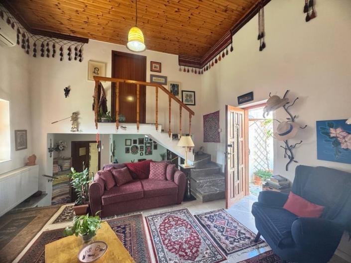 Image No.8-2 Bed House for sale