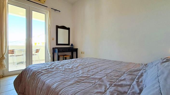 Image No.8-2 Bed House for sale