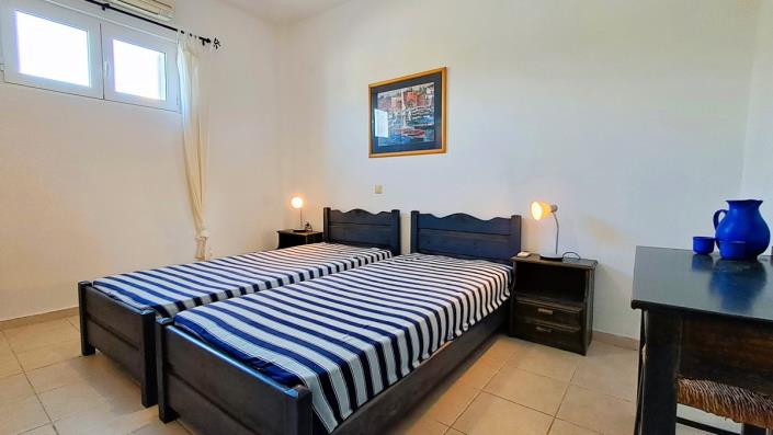 Image No.12-2 Bed House for sale