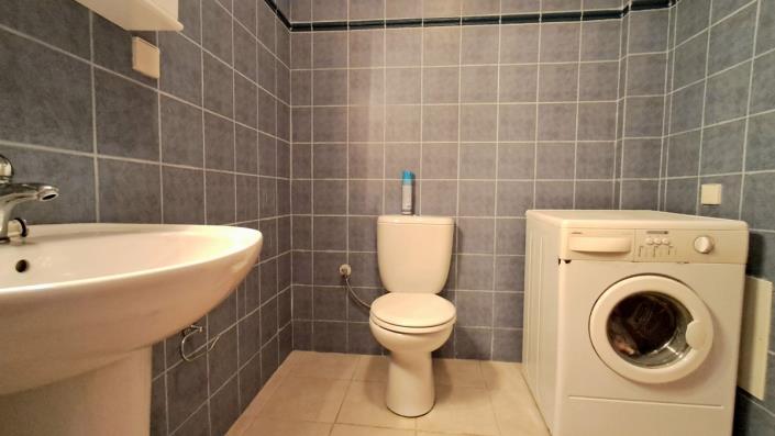 Image No.17-2 Bed House for sale