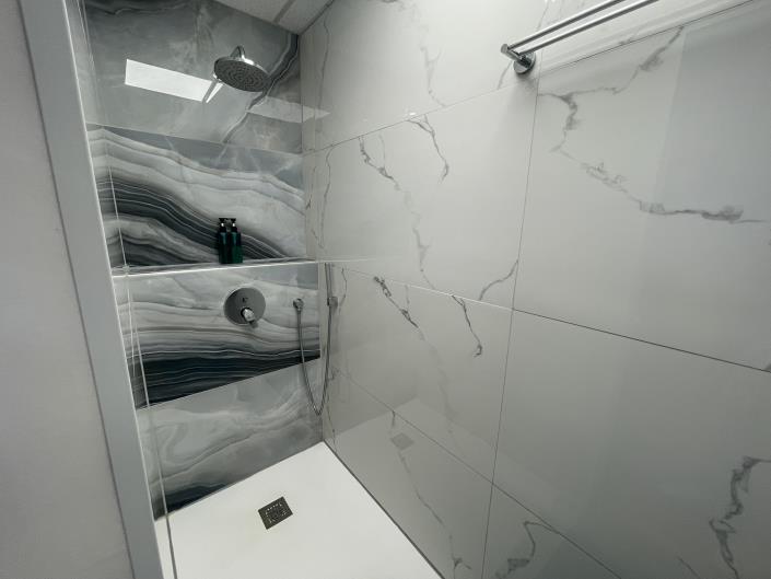 Image No.15-4 Bed House for sale