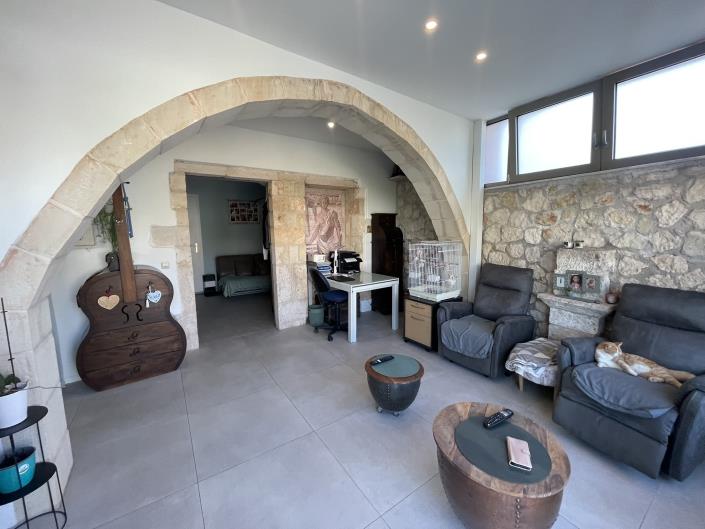 Image No.25-4 Bed House for sale