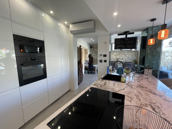 Image No.27-4 Bed House for sale