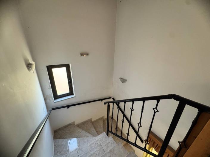 Image No.15-3 Bed House for sale