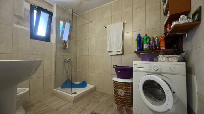 Image No.20-1 Bed House for sale
