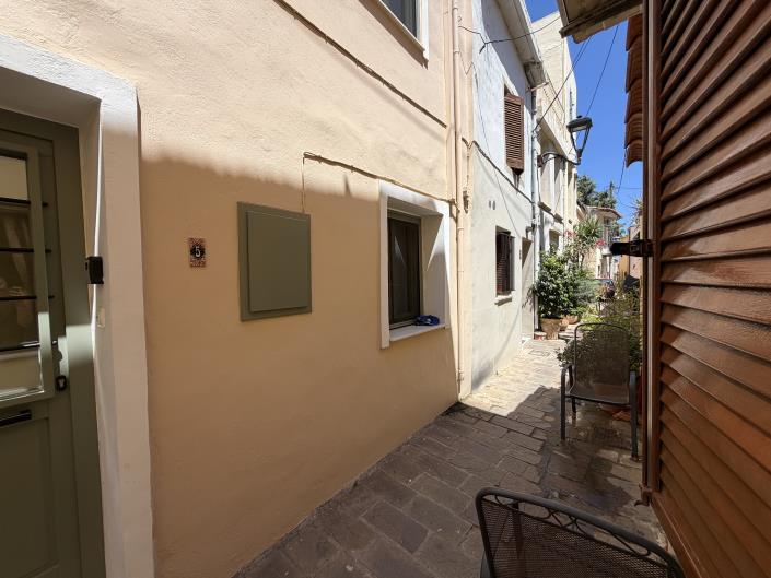 Image No.10-3 Bed House for sale