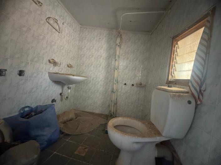 Image No.18-1 Bed House for sale