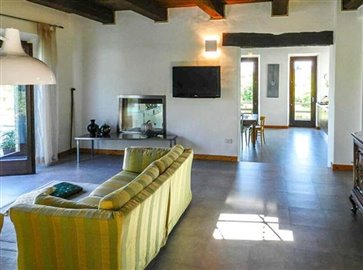 ima31953-2020-10-country-house-montottone-fermo-italy-015-758x564