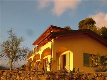 villa  side view