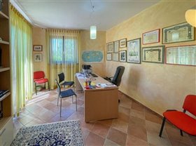 Image No.10-Maison de 5 chambres à vendre à Macerata