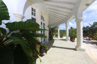Pinnacle-real-estate-saint-lucia-villa-Somilar-outside-deck