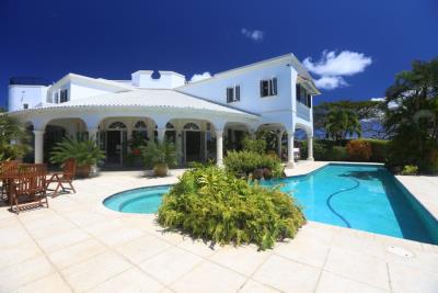 Pinnacle-real-estate-saint-lucia-villa-Somilar-outside-pool