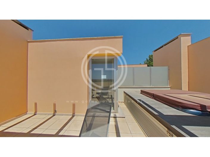 Image No.28-2 Bed Apartment for sale