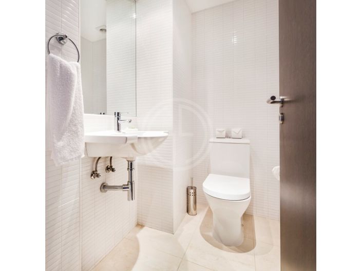 Image No.21-3 Bed House for sale