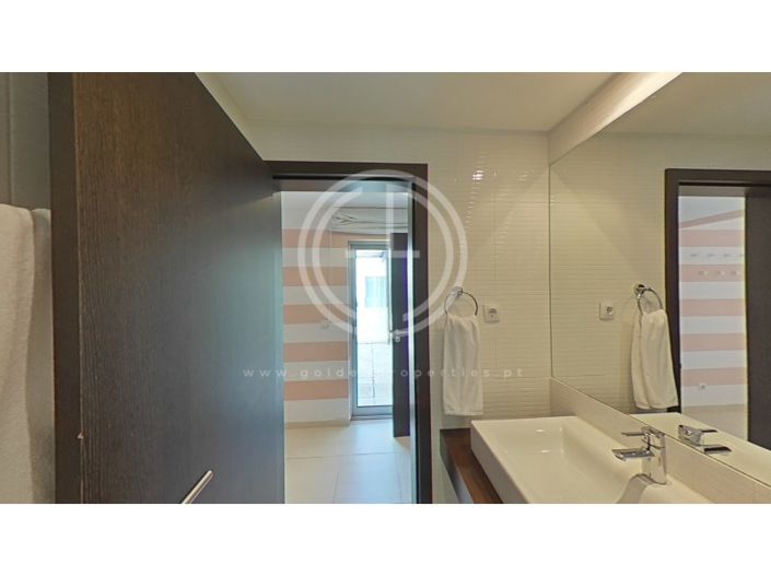 Image No.47-3 Bed House for sale