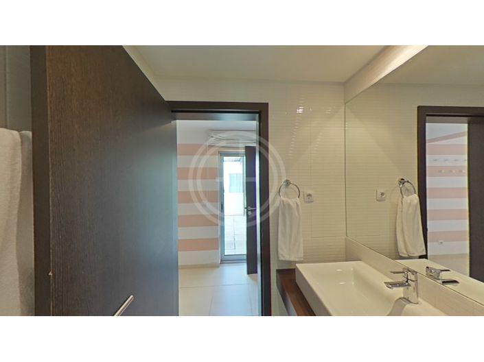 Image No.47-3 Bed House for sale