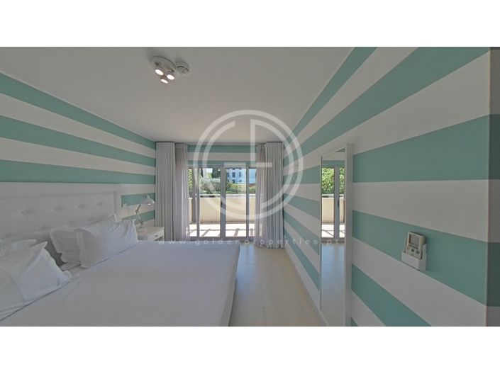 Image No.65-3 Bed House for sale