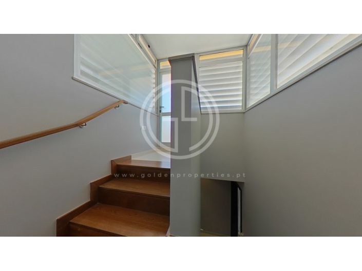 Image No.92-3 Bed House for sale