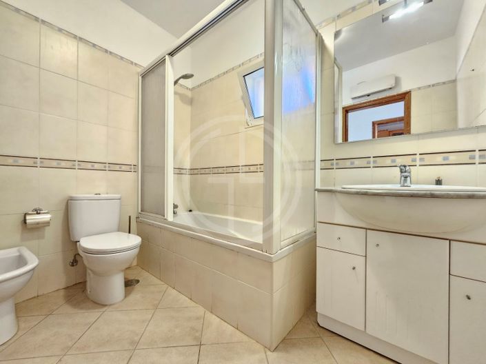Image No.13-4 Bed House for sale
