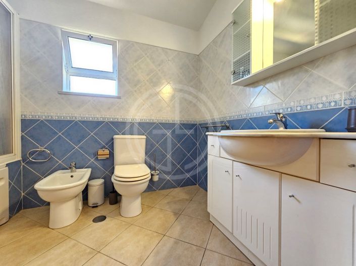 Image No.14-4 Bed House for sale