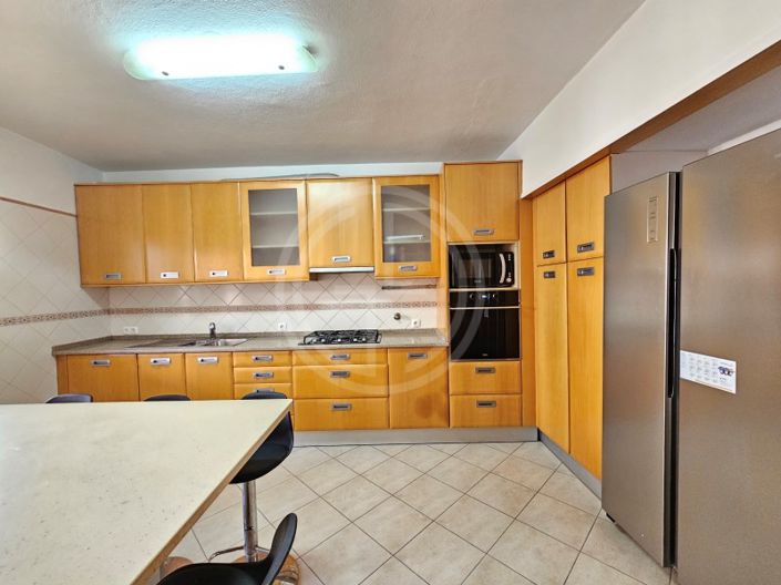 Image No.18-4 Bed House for sale