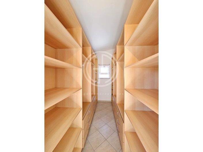 Image No.19-4 Bed House for sale