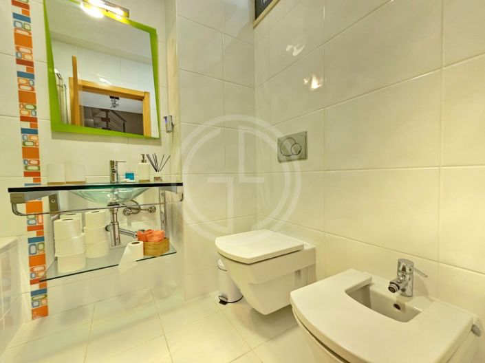 Image No.21-3 Bed House for sale