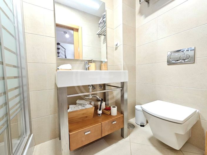 Image No.24-3 Bed House for sale
